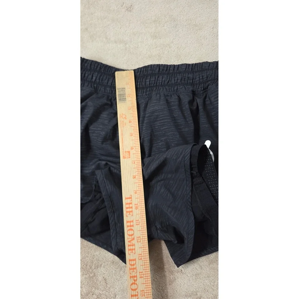 Lululemon peloton bootcamp Ready Shorts Womens 10 gray/black 8